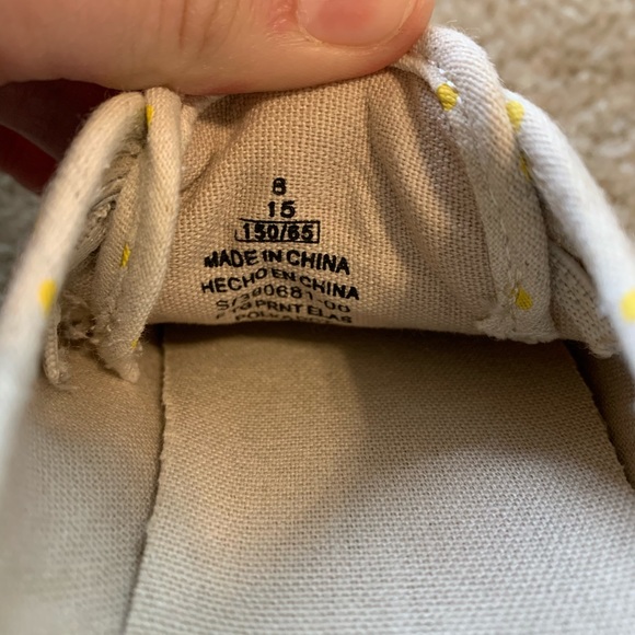 SOLD 💛 Toddler Sneakers - Picture 7 of 7